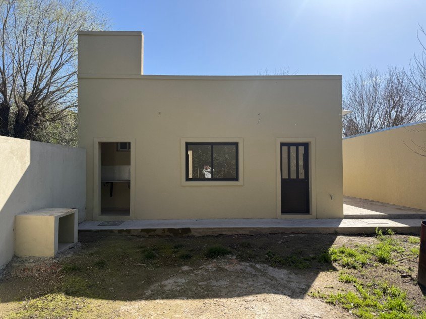 Casa 2 dorm. A estrenar!. - Calle 121 e/ 60 y 62. Zona cercana a Barrio Parque.