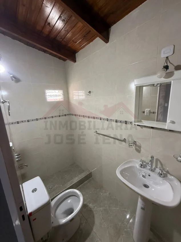 Departamento 1 dorm. Con balcón. A una cuadra del Centro de la Ciudad! - Calle Tomas Guido e/ Soloeta y Saavedra.