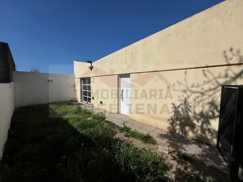 Departamento 1 dorm. Con patio - Calle 132 Nº 286 e/ Dorrego y 55.