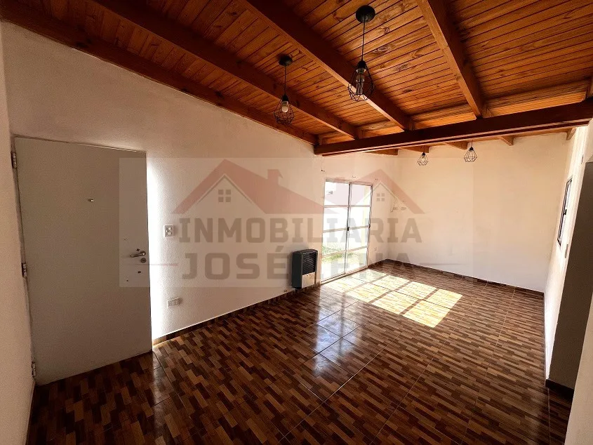 Departamento 1 dorm. Con patio - Calle 132 Nº 286 e/ Dorrego y 55.