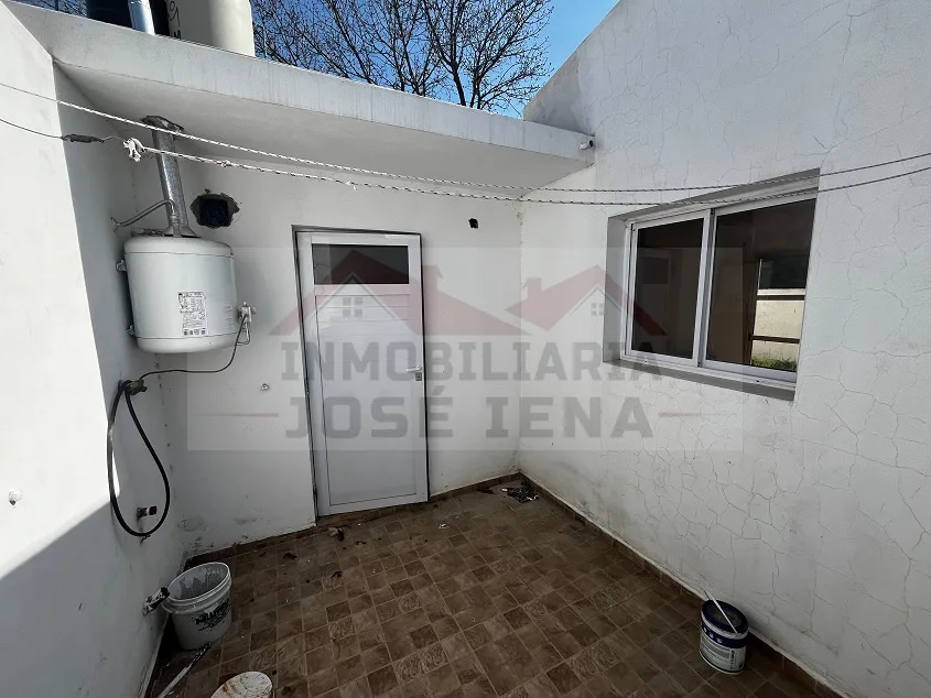 Departamento 1 dorm. Con patio - Calle 132 Nº 286 e/ Dorrego y 55.