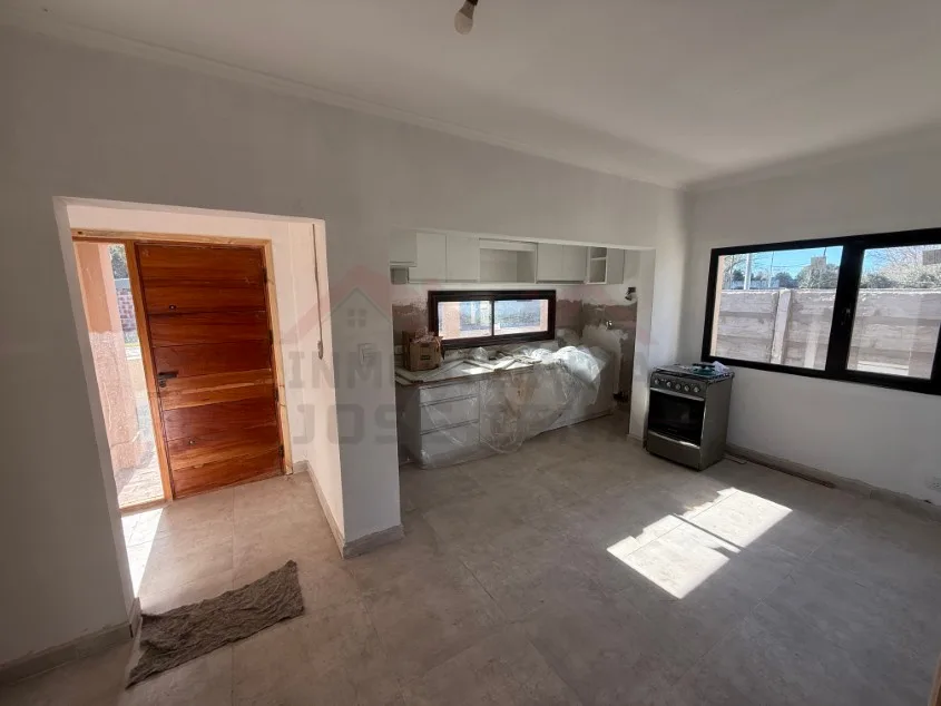 Casa 2 dorm. A estrenar! - Calle Sargento Cabral (15) N° 1534 e/ 34 y 36. 