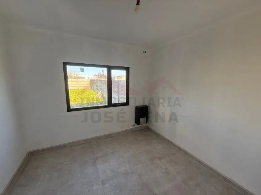 Casa 2 dorm. A estrenar! - Calle Sargento Cabral (15) N° 1534 e/ 34 y 36. 