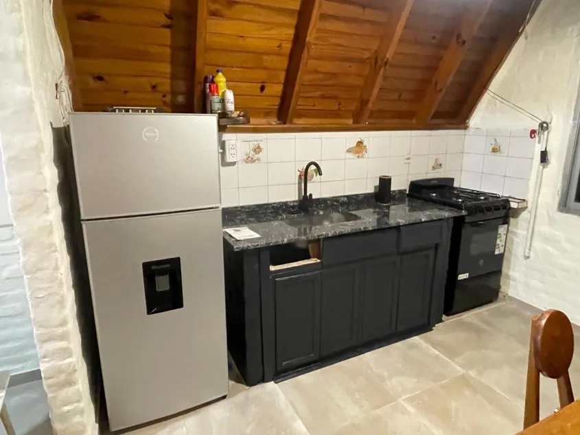 Casa 2 dorm. Con amplio patio y pileta. - Calle 127 e/ 56 y 58, Barrio Parque.