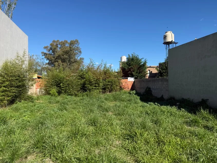 Lote de 12 x 29,57 m - Calle Las Tropas e/ 30 y 32.