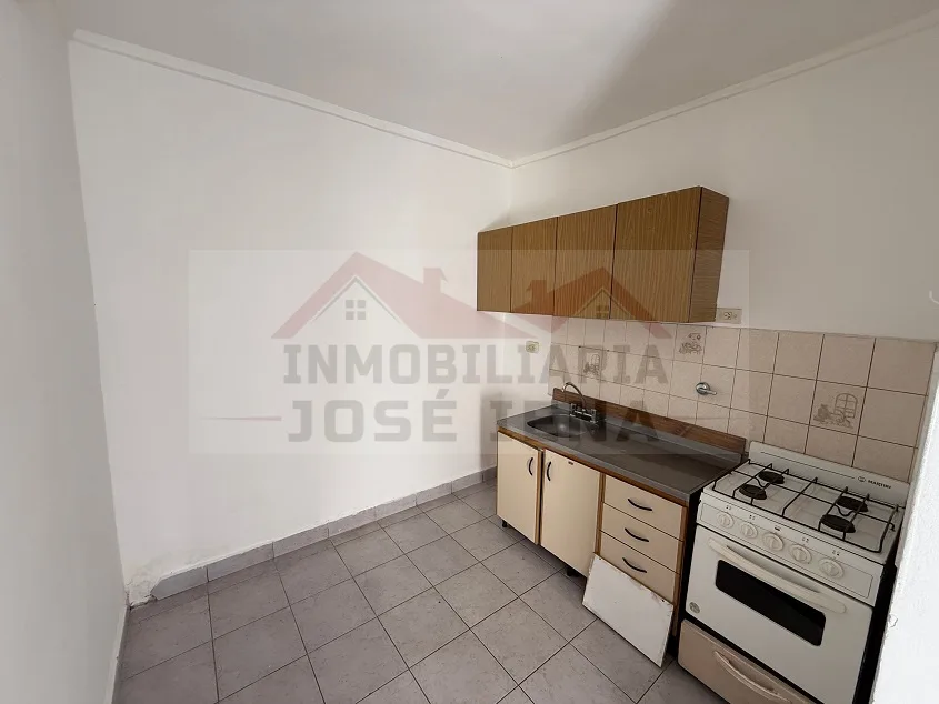 Departamento de 1 dorm. - Calle 10 e/ 63 y 64 Nº 1527.