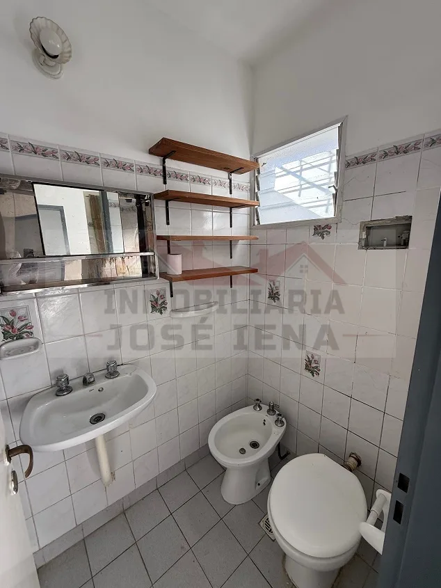 Departamento de 1 dorm. - Calle 10 e/ 63 y 64 Nº 1527.