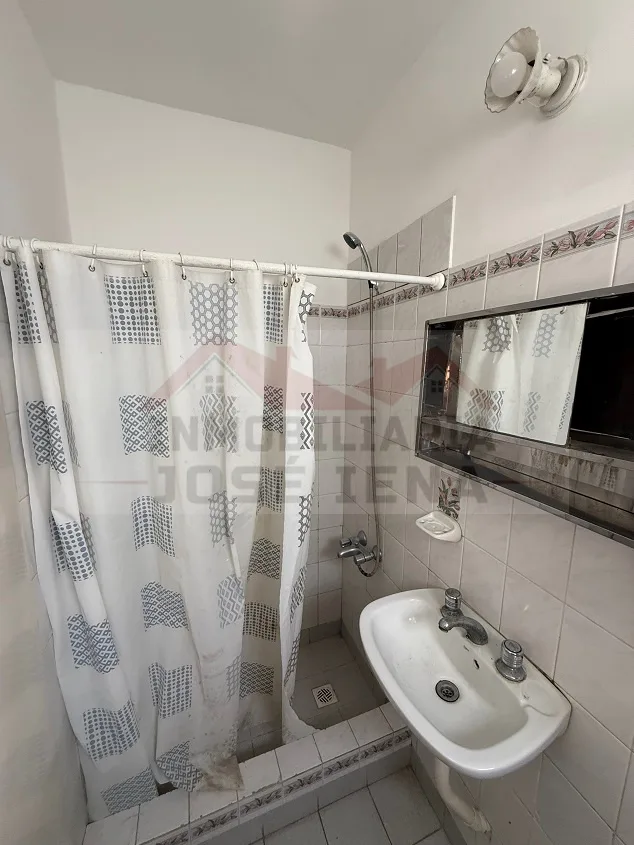 Departamento de 1 dorm. - Calle 10 e/ 63 y 64 Nº 1527.