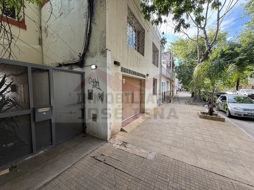 Departamento de 1 dorm. - Calle 10 e/ 63 y 64 Nº 1527.