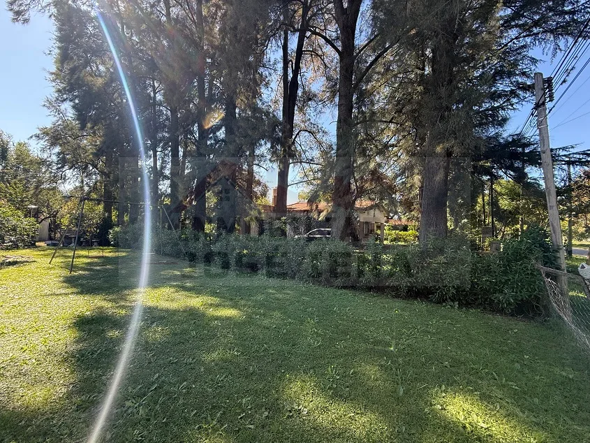 Lote de 10 x 22,5 m - Calle 137 e/ 54 y 56.