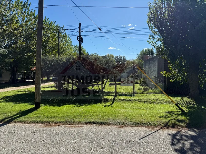 Lote de 10 x 22,5 m en esquina - Calle 137 y 54.