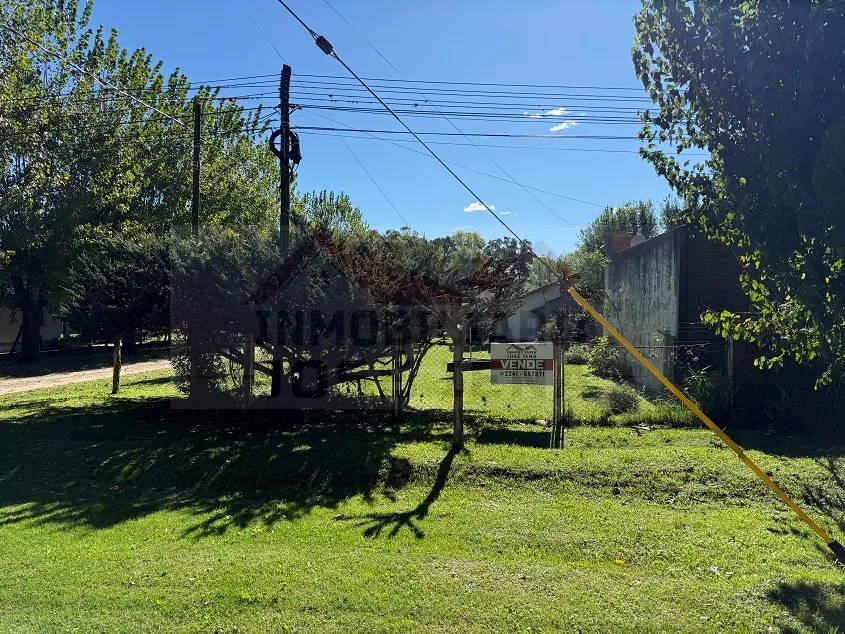 Lote de 10 x 22,5 m en esquina - Calle 137 y 54.