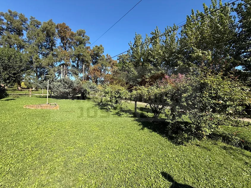 Lote de 10 x 22,5 m en esquina - Calle 137 y 54.