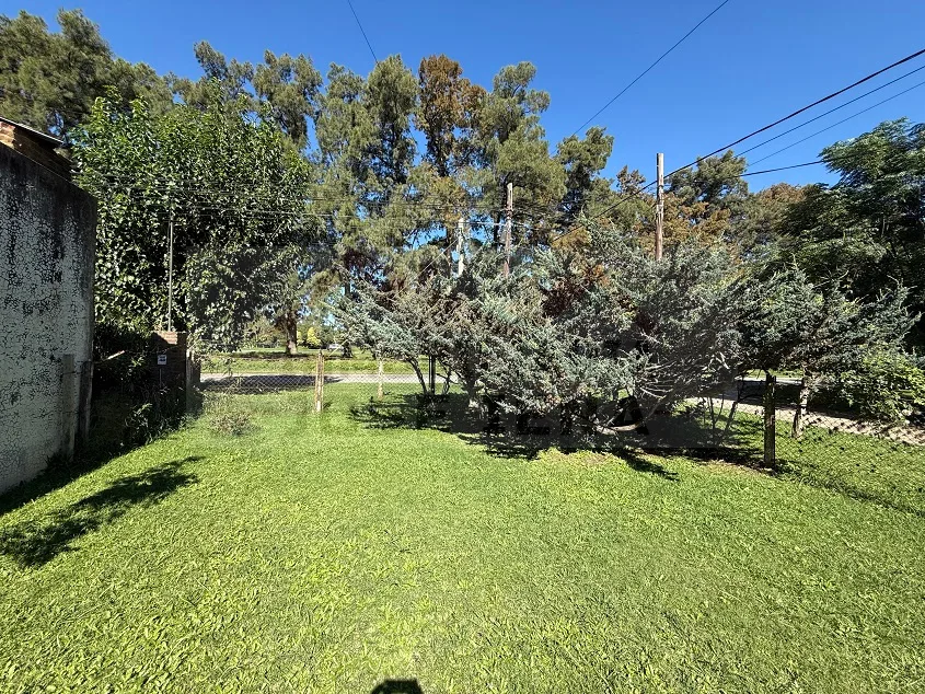 Lote de 10 x 22,5 m en esquina - Calle 137 y 54.