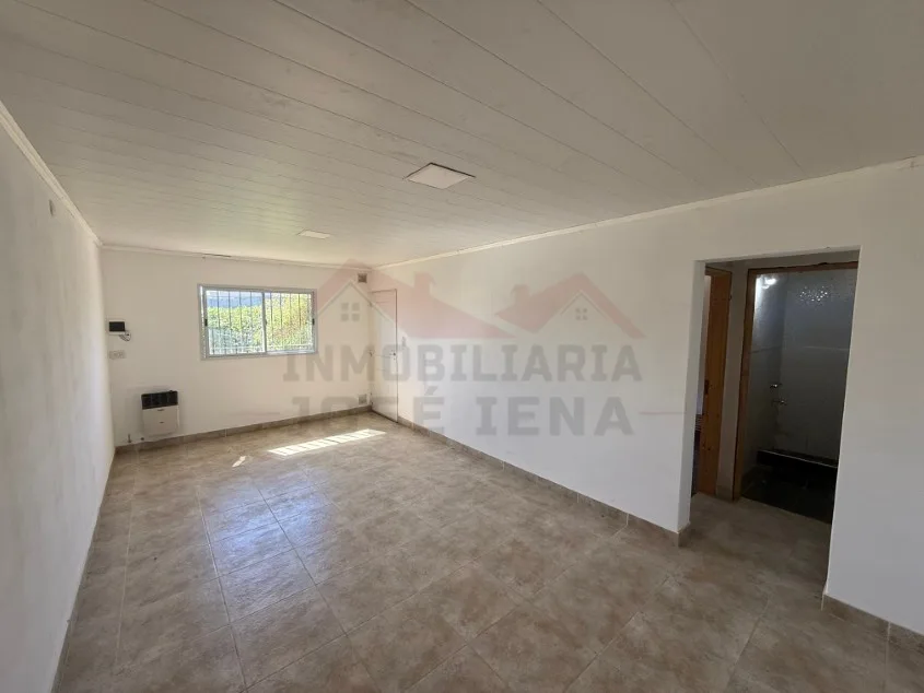 Departamento 1 dorm. - Calle Rivadavia e/ 27 y 29. A una cuadra de Avenida España.