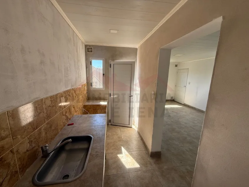 Departamento 1 dorm. - Calle Rivadavia e/ 27 y 29. A una cuadra de Avenida España.