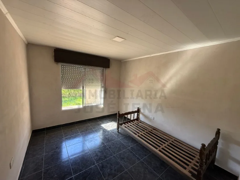 Departamento 1 dorm. - Calle Rivadavia e/ 27 y 29. A una cuadra de Avenida España.