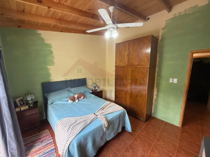 Casa 2 dorm. Con pileta y amueblada. - Calle 139 N° 1346 e/ 70 y 72, Barrio La Carolina.