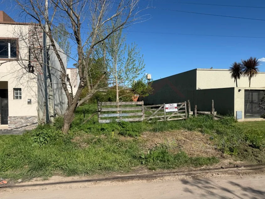 Lote de 12 x 29,57 m - Calle Las Tropas e/ 30 y 32.